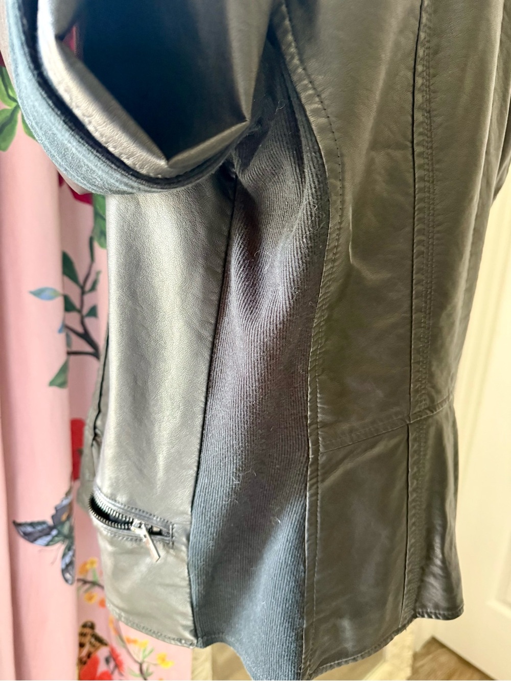 Express Black Leather Jacket – Size Large - Picture 2 of 9